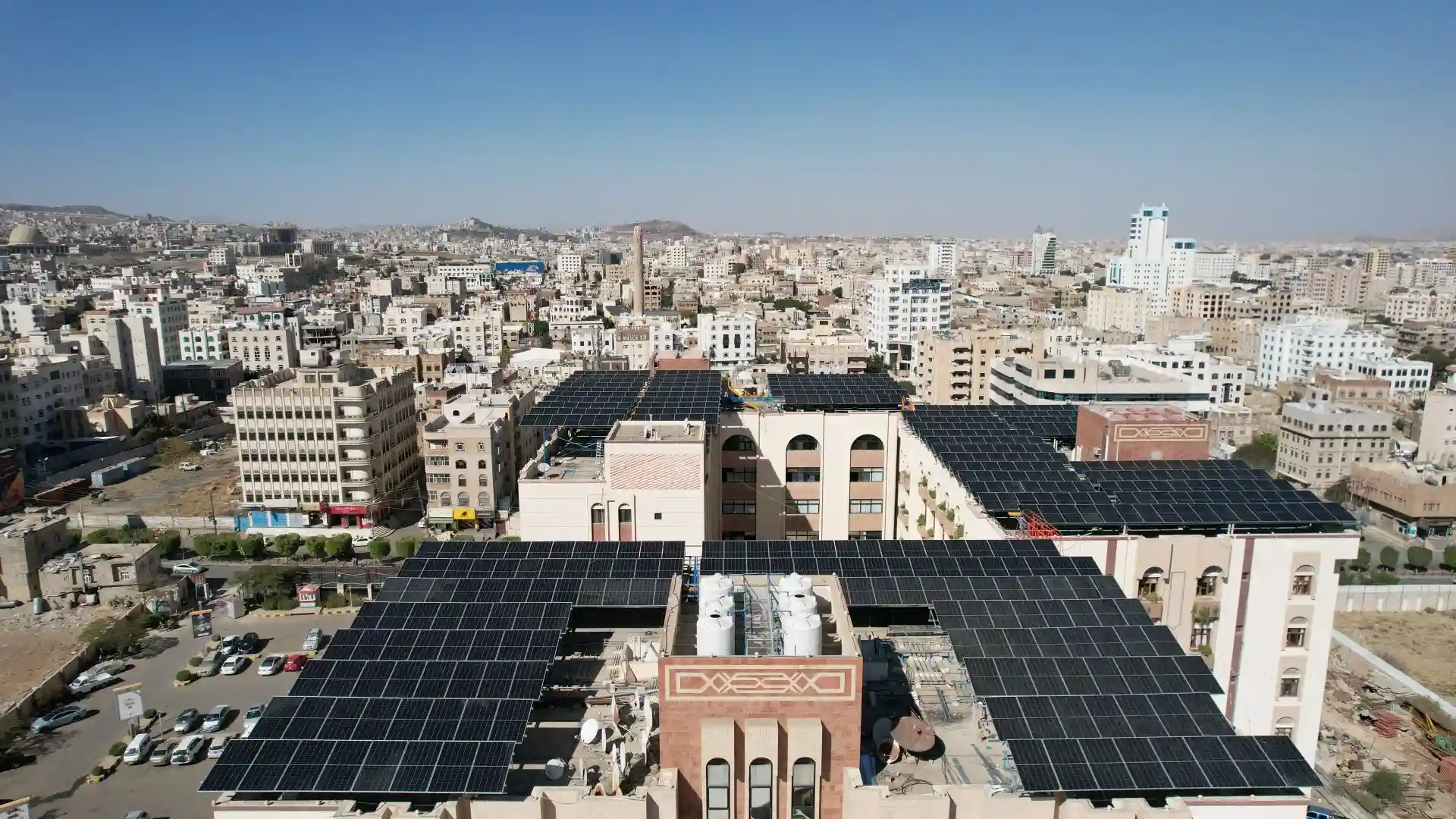 صورة من مشروع الطاقة الشمسية ل مركز الليبي التجاري بواسطة الراعبي